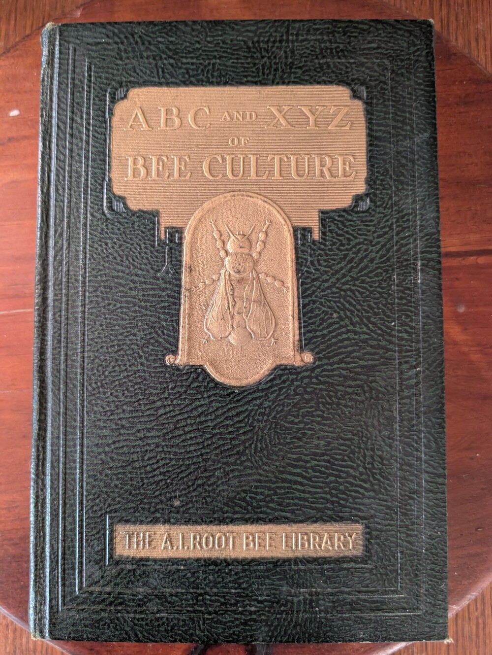 1940 "The ABC and XYZ of Bee Culture" Hardcover Beekeeping Book